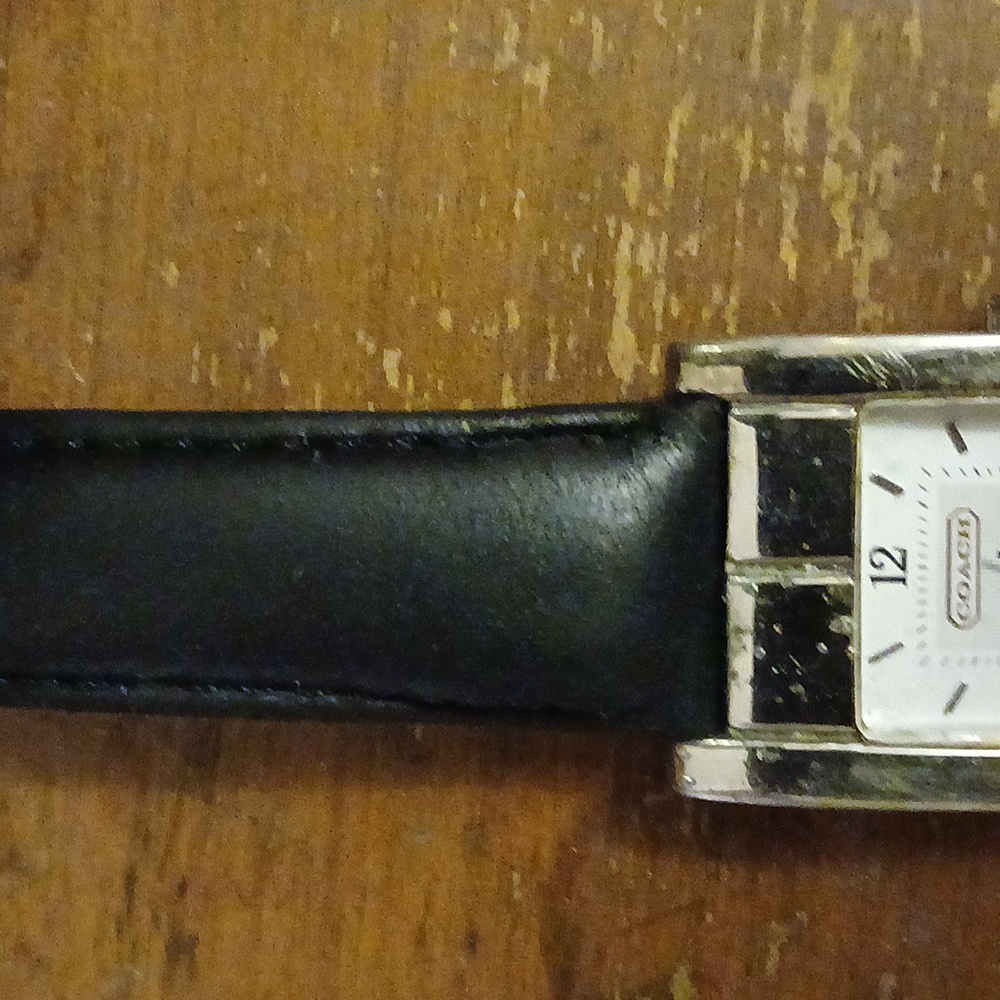COACH ladies watch - Picture 2 of 6
